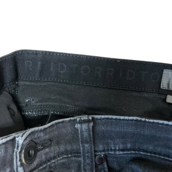 Torrid Bombshell Skinny Jeans Women Sz 10R Black Stretch Denim 30X 28 Super Soft - Picture 7 of 9